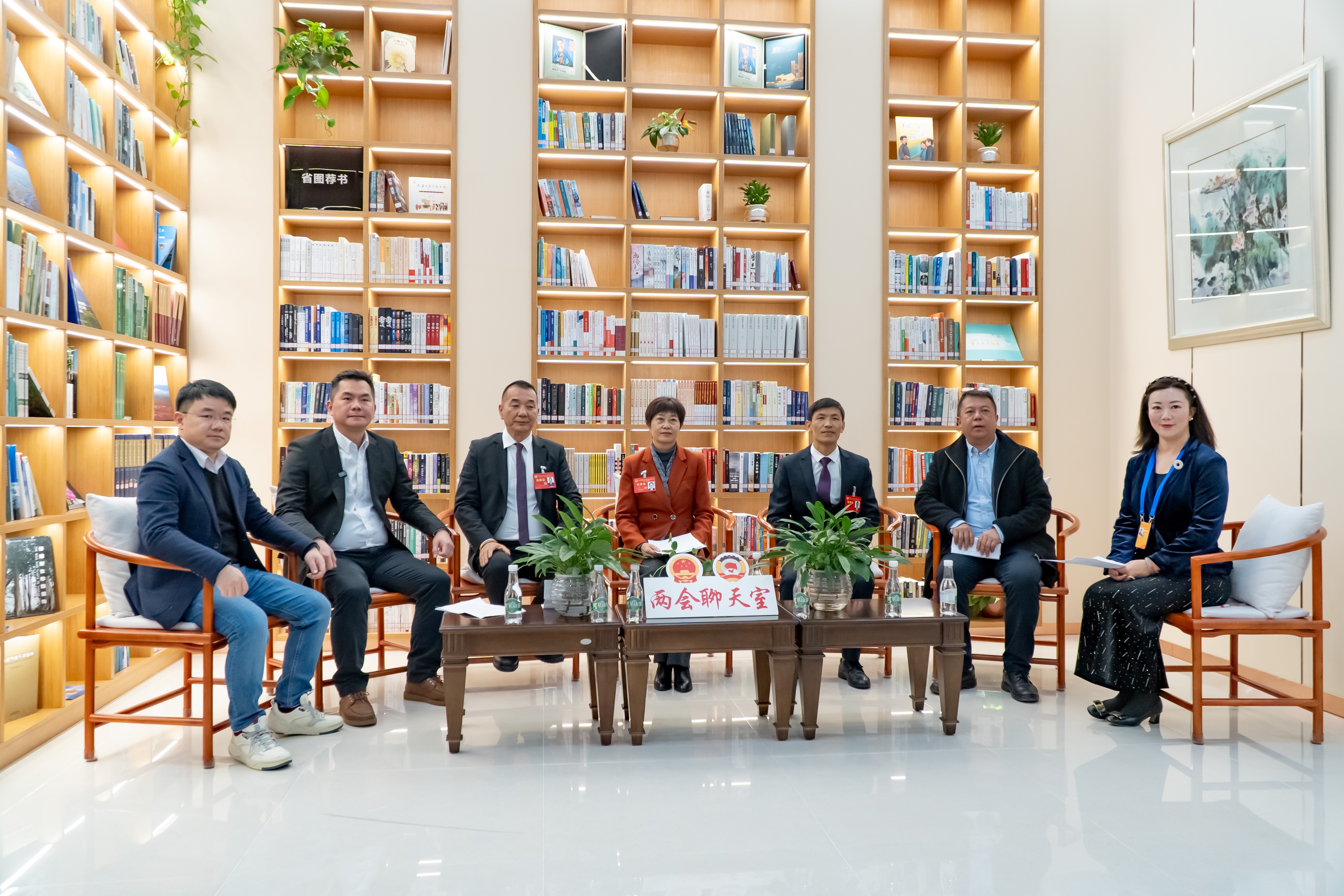 两会聊天室 | 叫响“一瓶好水出云南” 共话“云水”产业做大做强